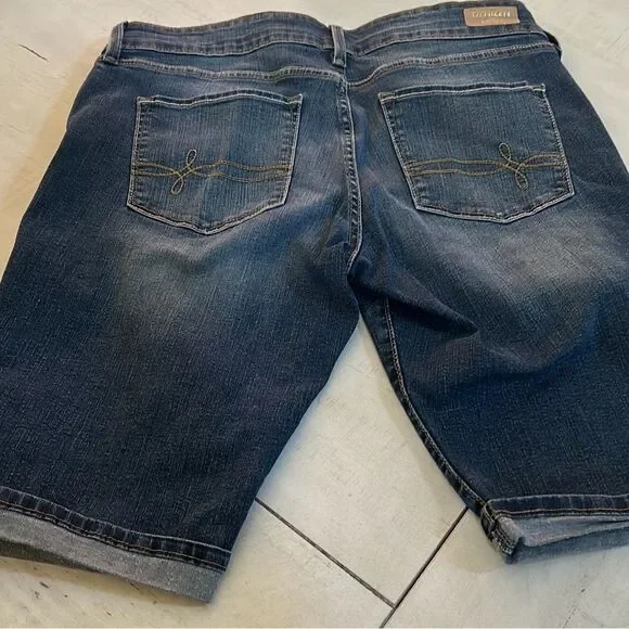 LEVIS Jean Shorts Size 12 - Picture 2 of 6
